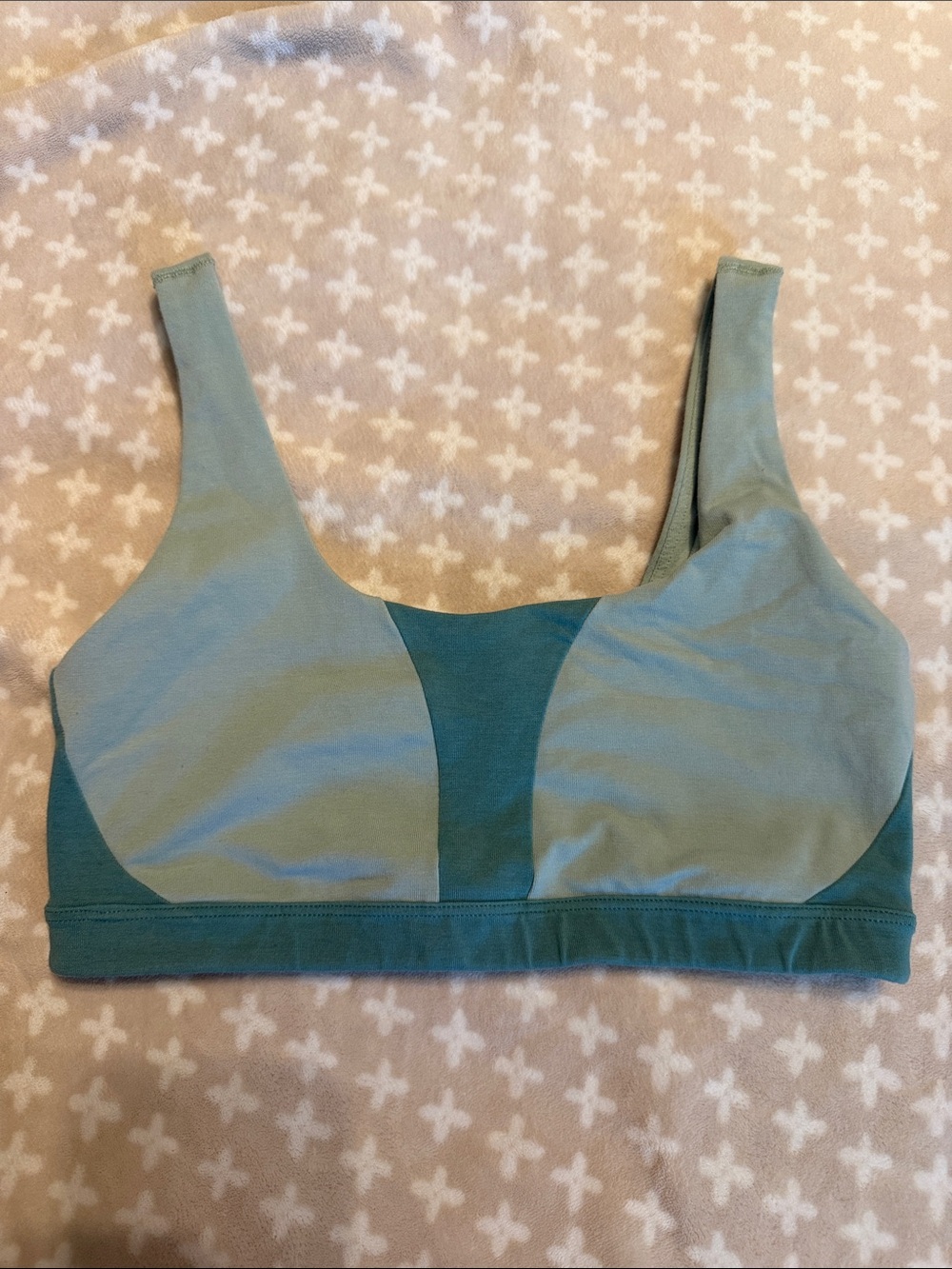 Old Navy Two-Tone Sage and Teal Wireless Sports Bra